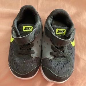Toddler NIKE shoes size 7C (SOLD ON FB)